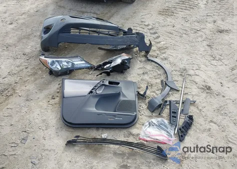 2014 Toyota Rav4 Le z USA, uszkodzony, nr VIN JTMZFREV0EJ001892